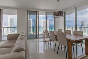 Close to the Beach! Family-sized condo with Amazing View
